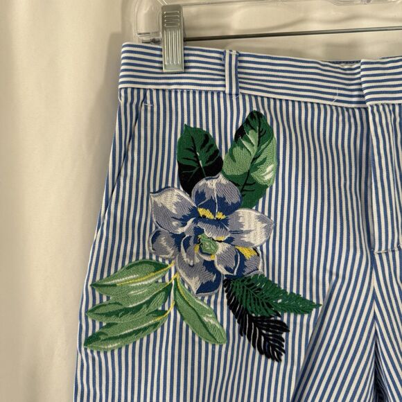 Banana Republic Shorts Women's 2 Blue White Striped Floral Embroidered Pockets - Picture 3 of 8